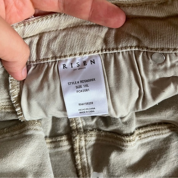 Risen Jeans Distressed Tan Khaki Denim Women Shorts size 1XL - Picture 4 of 7